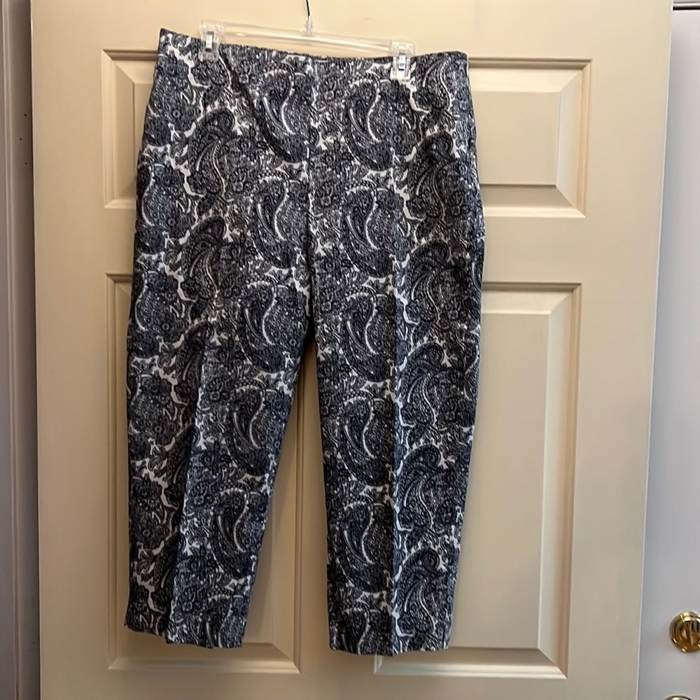 Talbots black and white capris size 14